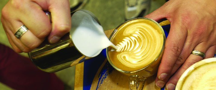 pouring-a-latte